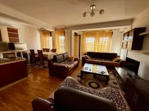 City Square Apartment 1st floor - 斯特鲁米察