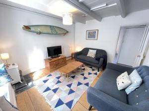 2 Upper Meadow - near to Porthmeor Beach