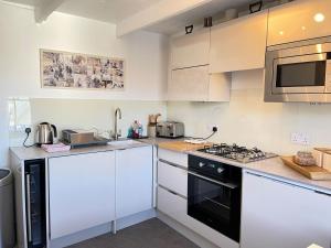 2 Upper Meadow - near to Porthmeor Beach