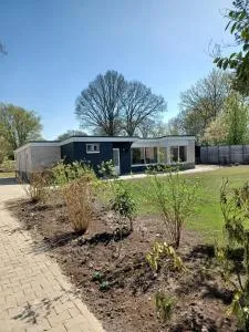 Bungalow net buiten Zuidwolde - 泽伊德沃尔德