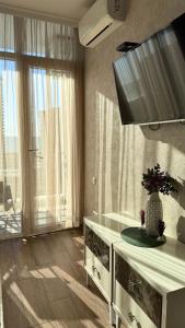 Pirosmani 18D, 18 floor