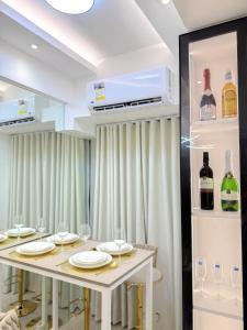 Eastovia Suites city center condo with pool at Fame