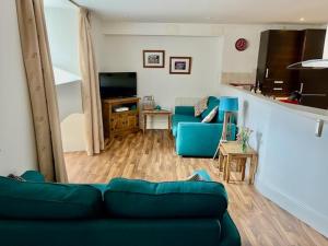 Stunning spacious Apartment on River Ness