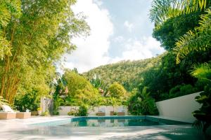 Villa del Sol 1 Barkada Rooms