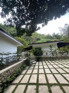 Villa del Sol 1 Barkada Rooms