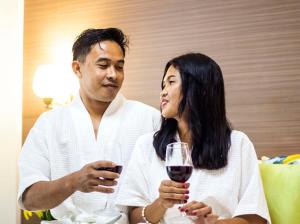 Villa del Sol 1 Barkada Rooms