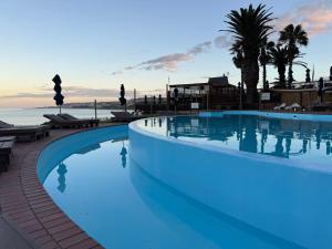 7 OH SIX on Diaz Beach