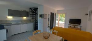 Villa "Santa Giulia" Proche Porto Vecchio résidence RIVIERA avec piscine