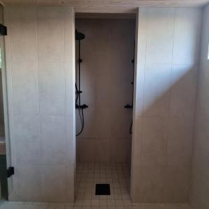 Viihtyisä vierasmaja saunalla