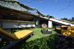 5 Star House Rooftop Heated Pool - Dions