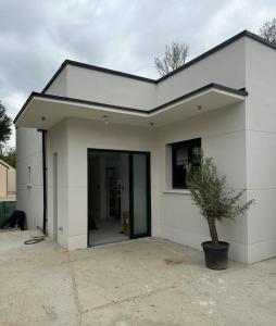 New Architect-Designed Villa