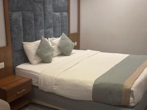 ملاذ فاخر للشقق المخدومة - طريق الدمام