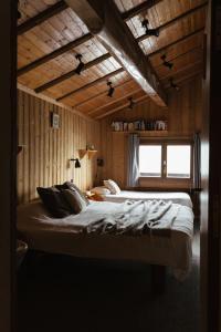 Chalet Châtaigne - Shared Catered Chalet