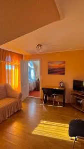 Готельний комплекс «НАТАН» - 佩列亚斯拉夫-赫梅利尼茨基