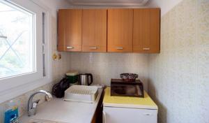 Annis Apartments - Full Moon On The Roof