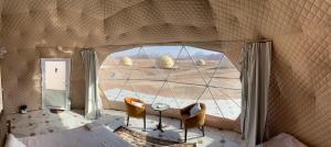 Rum Aranda camp &Bubbles Hotel