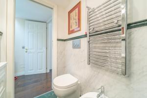 Family Retreat in the Heart of the Ghetto by Houseeds