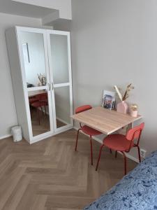 Short stay in the city center with free parking