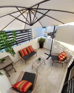 Beautiful new house with pool club