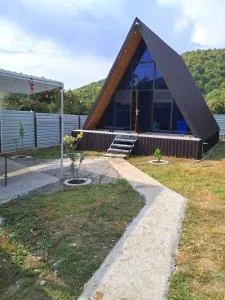 Xalxal Luxe Lodge - 奥古兹