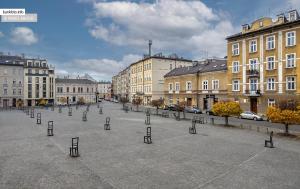 Studio 20 - Ghetto Heroes Square