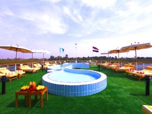 King of The Vally Nile Cruise Aswan To Luxor 3 Night And visit the Nubian village