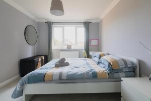 Stylish Two bedroom flat near town centre