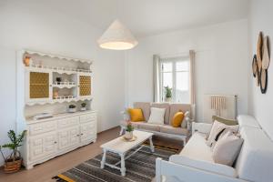 Naousa - 2BR House in the Heart of Town - Citrine