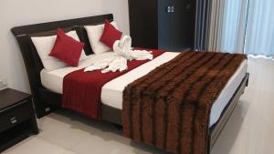 Pearl White Residency-VILLA