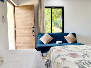 Punta Leona, beach 5mn,gated parking, AC, TV, WiFi