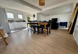 Maison 3 chambres rénovée avec jardin et grand parking