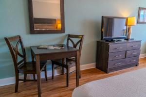 Cozy Double Queen Suite for 4! Landmark 1410