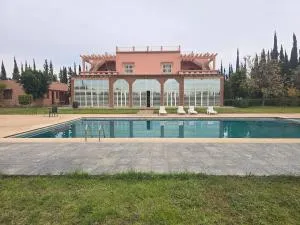 Beautiful Villa on 3 ha farm - Knassis