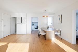 STAYY On Top Penthouse-Apartment near Airport