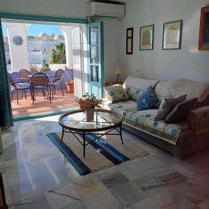 Sunny apartment in Mojácar with sea views