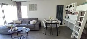 Apartment Bredene sea shared pool - Promenade Cannes - Mispelburg