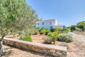 A summer house a few steps from the beach