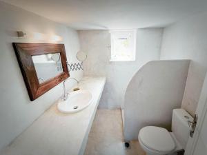 A summer house a few steps from the beach