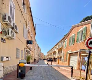 Bandol plage, resto et port à 1min
