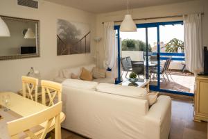 Sea view apartment with great terrace and 4 pools - Duquesa Suites 308