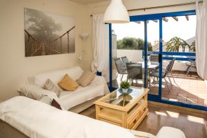 Sea view apartment with great terrace and 4 pools - Duquesa Suites 308