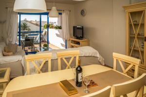 Sea view apartment with great terrace and 4 pools - Duquesa Suites 308