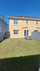 Lios na Mara Lahinch