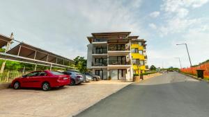 Апартаменти с чадъри и шезлонги на плажа - Свети Никола Каваците