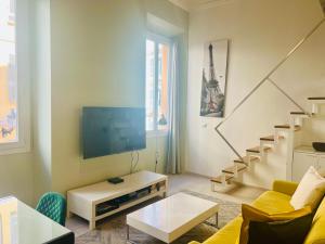 Alexandre Mari old town few meters to the beach