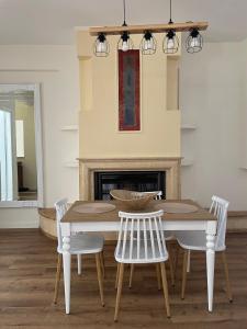 Anastasias Holiday House