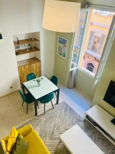 Alexandre Mari old town few meters to the beach