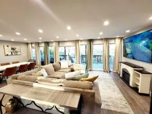 Waterfront Villa , 3 bedroom, theater and Game room - 格伦伯尼