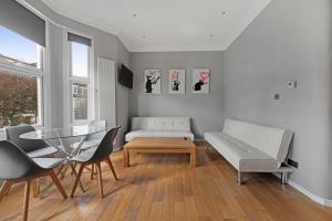 Bright & Modern Maida Vale Apartment Sleeps 4