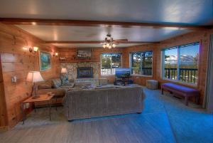 HCH1475 - Heavenly Lake View Retreat home